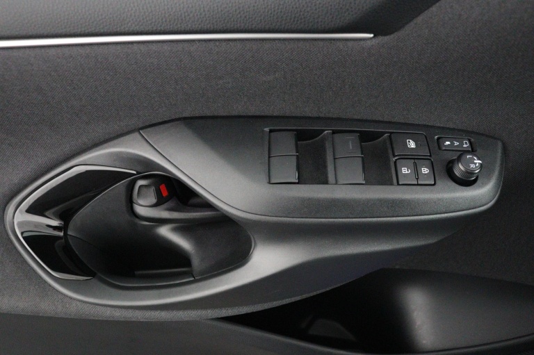 Toyota Yaris - 1.5 Hybrid 115 Dynamic 29