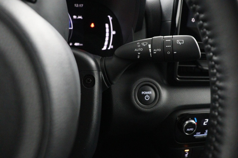 Toyota Yaris - 1.5 Hybrid 115 Dynamic 32