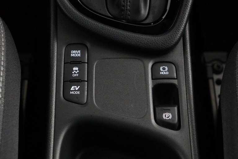 Toyota Yaris - 1.5 Hybrid 115 Dynamic 43