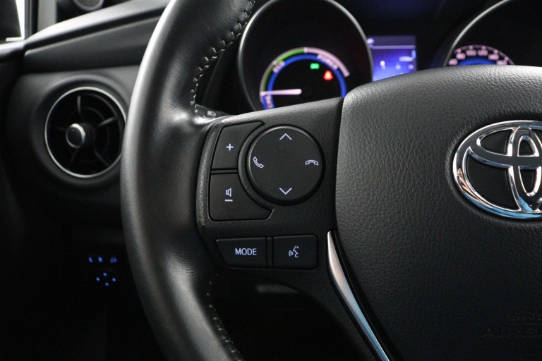Toyota Auris - 1.8 Hybrid Dynamic 19