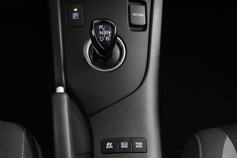 Toyota Auris - 1.8 Hybrid Dynamic 27