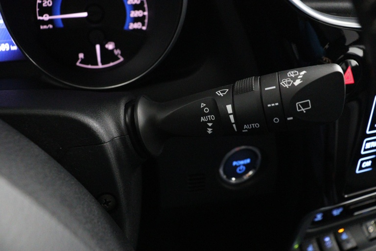 Toyota Auris - 1.8 Hybrid Dynamic 31