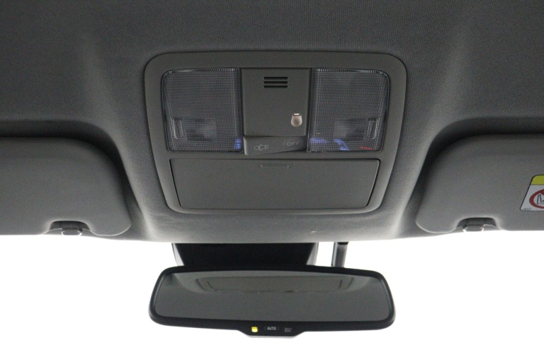 Toyota Auris - 1.8 Hybrid Dynamic 32