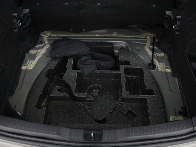 Toyota Auris - 1.8 Hybrid Dynamic