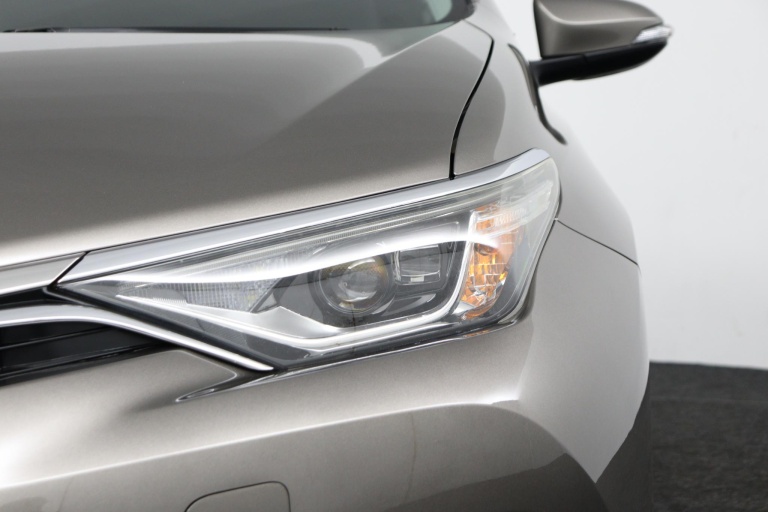 Toyota Auris - 1.8 Hybrid Dynamic 37