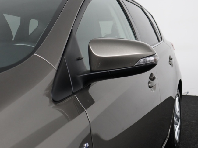 Toyota Auris - 1.8 Hybrid Dynamic