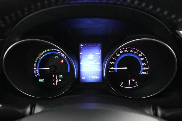 Toyota Auris - 1.8 Hybrid Dynamic 6