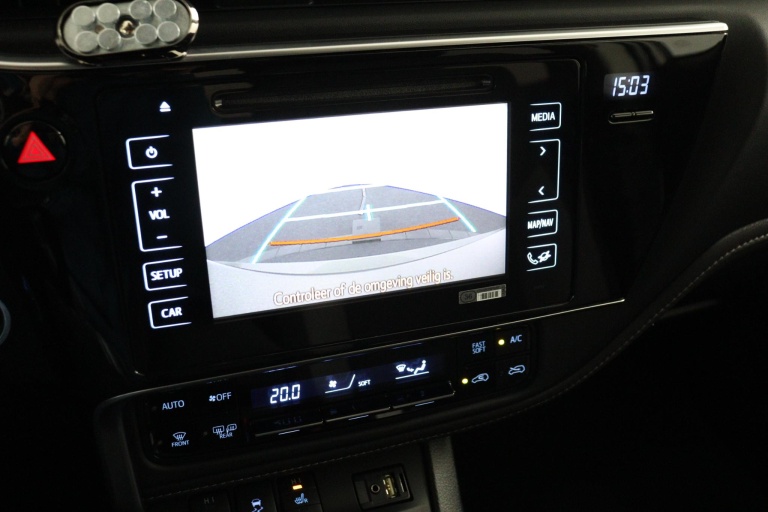 Toyota Auris - 1.8 Hybrid Dynamic 9