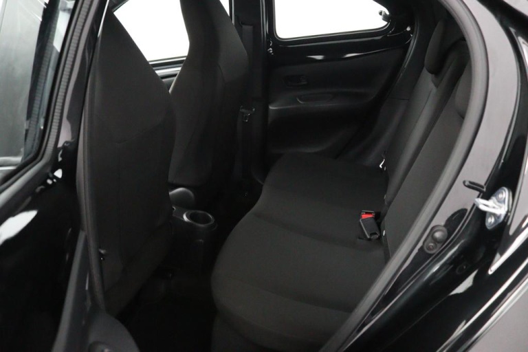 Toyota Aygo X - 1.0 VVT-i MT Play 12