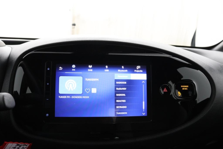 Toyota Aygo X - 1.0 VVT-i MT Play 16