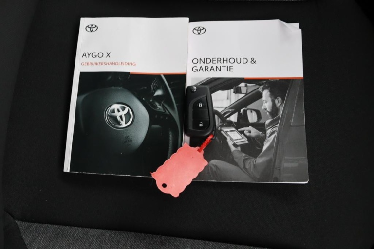 Toyota Aygo X - 1.0 VVT-i MT Play 24