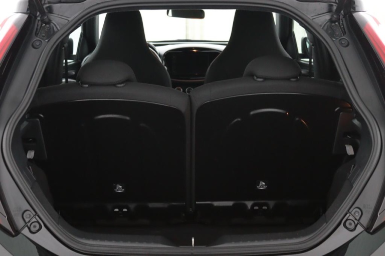 Toyota Aygo X - 1.0 VVT-i MT Play 28