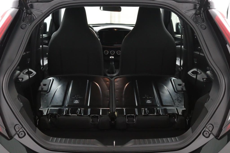 Toyota Aygo X - 1.0 VVT-i MT Play 29