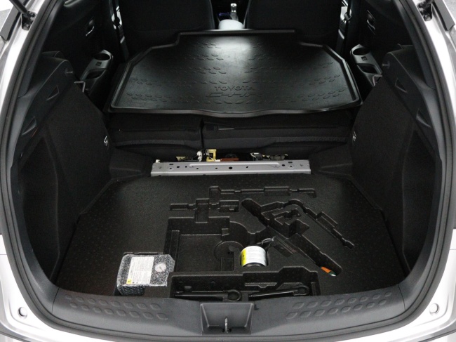 Toyota C-HR - 1.8 Hybrid Business Plus