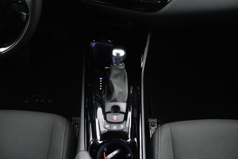 Toyota C-HR - 1.8 Hybrid Business Plus 27
