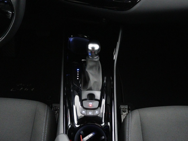 Toyota C-HR - 1.8 Hybrid Business Plus