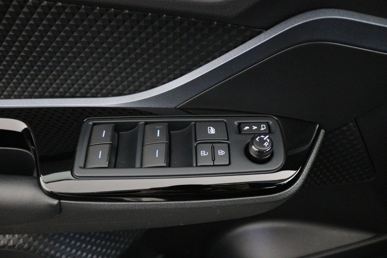 Toyota C-HR - 1.8 Hybrid Business Plus 29