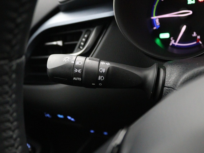 Toyota C-HR - 1.8 Hybrid Business Plus