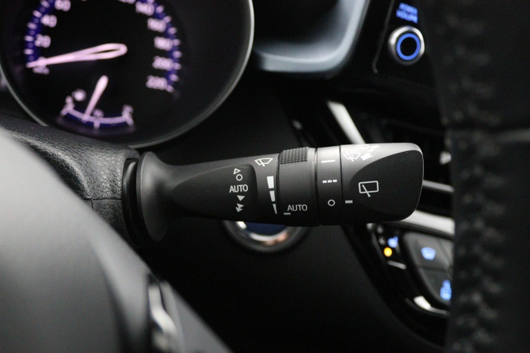 Toyota C-HR - 1.8 Hybrid Business Plus 32