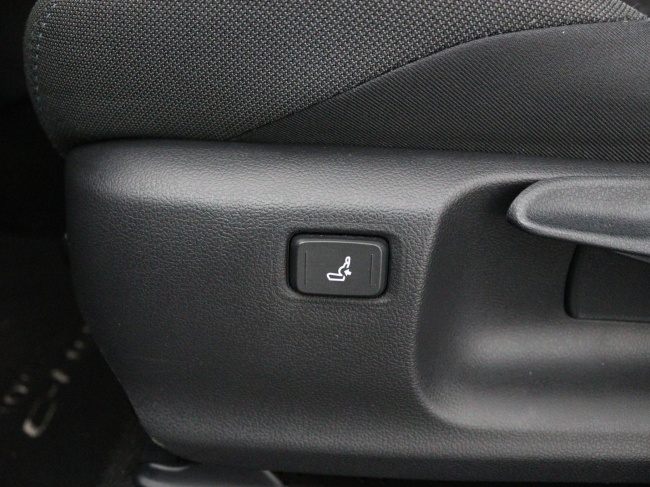 Toyota C-HR - 1.8 Hybrid Business Plus