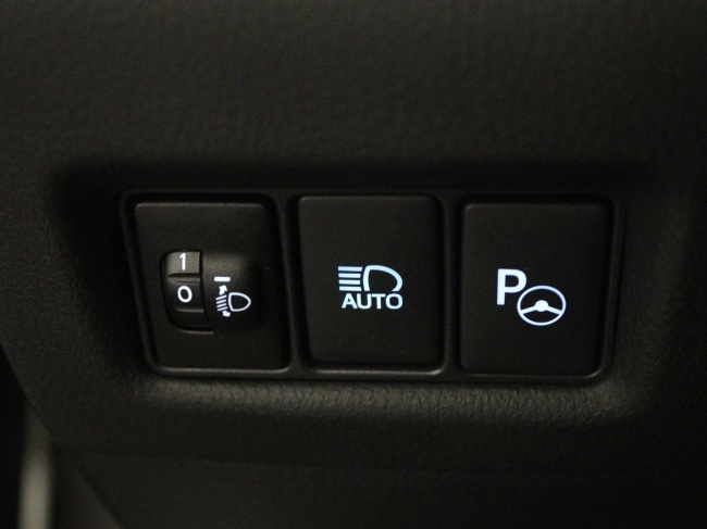 Toyota C-HR - 1.8 Hybrid Business Plus