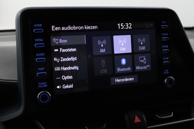 Toyota C-HR - 1.8 Hybrid Business Plus 8