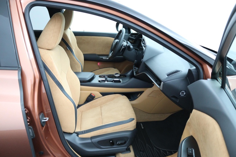 Lexus RZ - 450e President Line 71 kWh 21