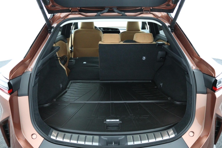 Lexus RZ - 450e President Line 71 kWh 23