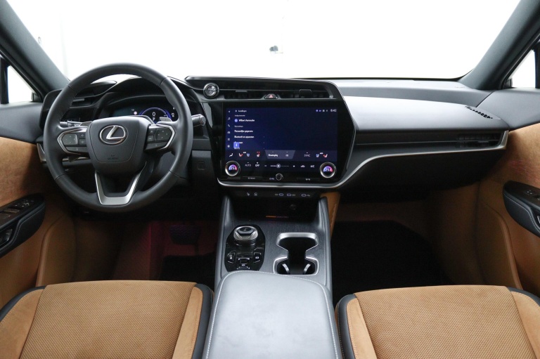 Lexus RZ - 450e President Line 71 kWh 4