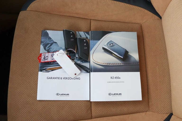 Lexus RZ - 450e President Line 71 kWh 9