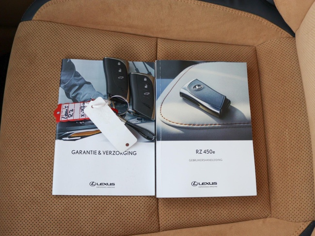 Lexus RZ - 450e President Line 71 kWh