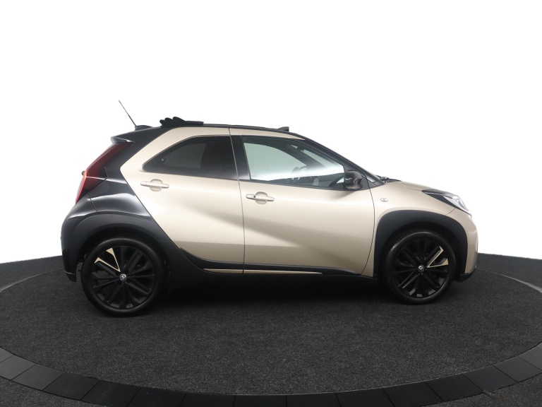 Toyota Aygo X - 1.0 VVT-i S-CVT Premium 13