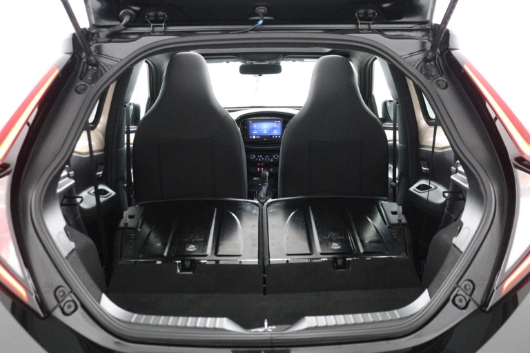 Toyota Aygo X - 1.0 VVT-i S-CVT Premium 26