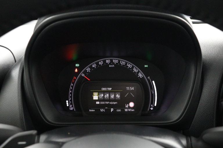 Toyota Aygo X - 1.0 VVT-i S-CVT Premium 6