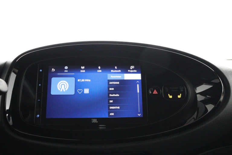 Toyota Aygo X - 1.0 VVT-i S-CVT Premium 8