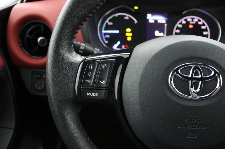 Toyota Yaris - 1.5 Hybrid Y20 Gold Edition 19