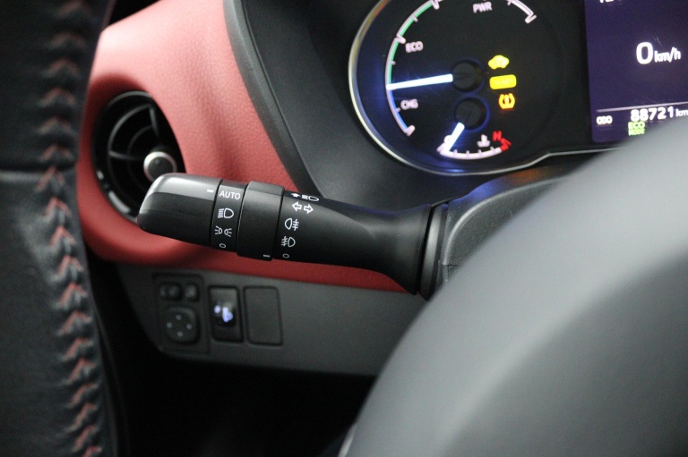 Toyota Yaris - 1.5 Hybrid Y20 Gold Edition 30