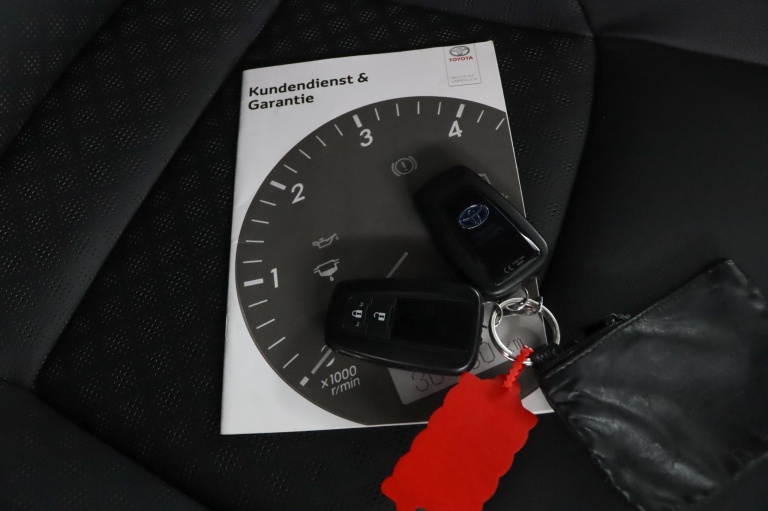 Toyota C-HR - 1.8 Hybrid Executive Ultimate 11