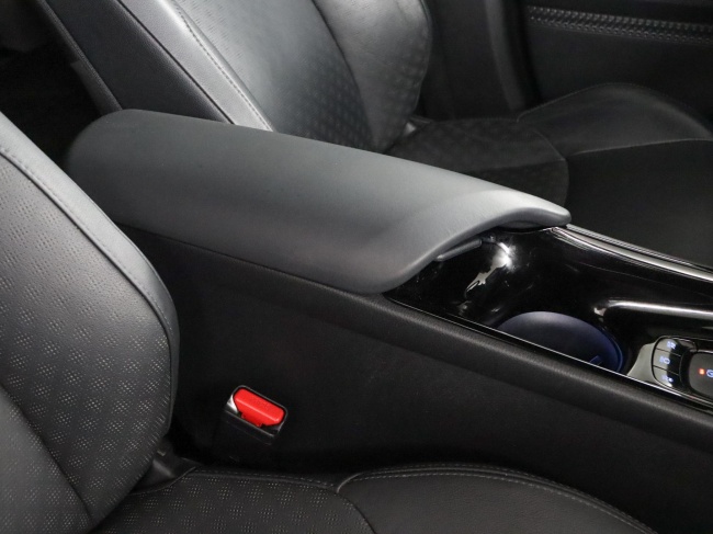 Toyota C-HR - 1.8 Hybrid Executive Ultimate