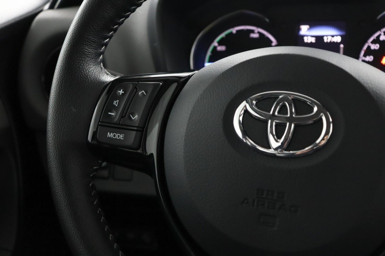 Toyota Yaris - 1.5 Hybrid Active 17