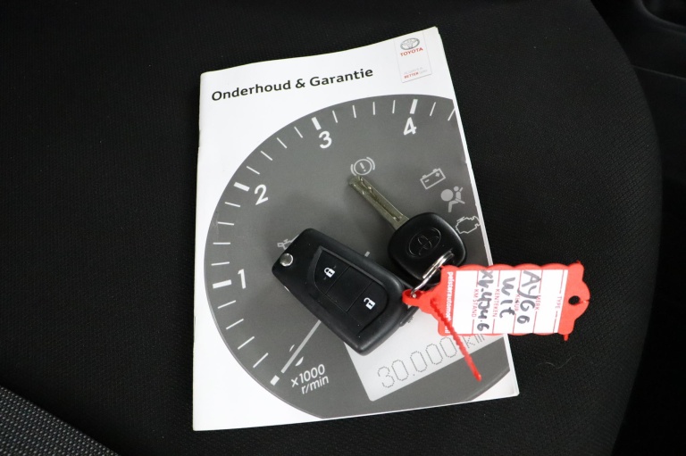 Toyota Aygo - 1.0 VVT-i x-fun 9