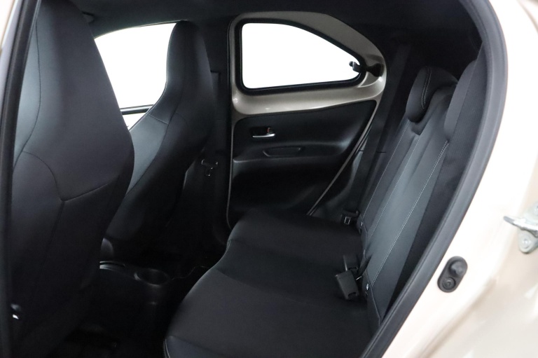 Toyota Aygo X - 1.0 VVT-i MT Premium 18