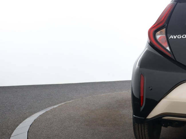 Toyota Aygo X - 1.0 VVT-i MT Premium