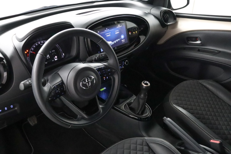 Toyota Aygo X - 1.0 VVT-i MT Premium 48