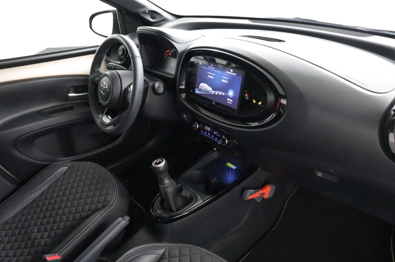 Toyota Aygo X - 1.0 VVT-i MT Premium 50
