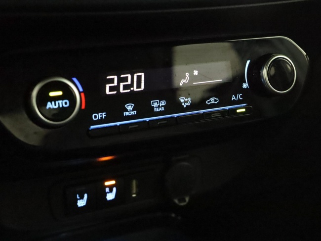 Toyota Aygo X - 1.0 VVT-i MT Premium