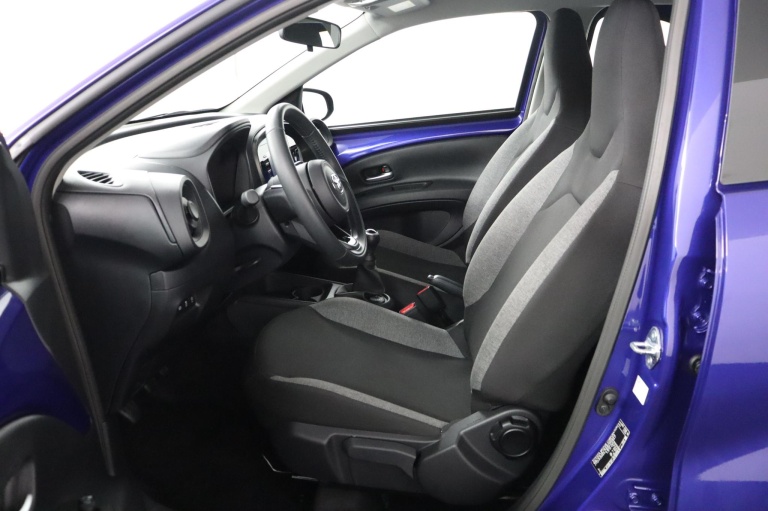 Toyota Aygo X - 1.0 VVT-i MT Play 17