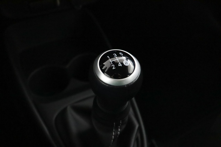 Toyota Aygo X - 1.0 VVT-i MT Play 27