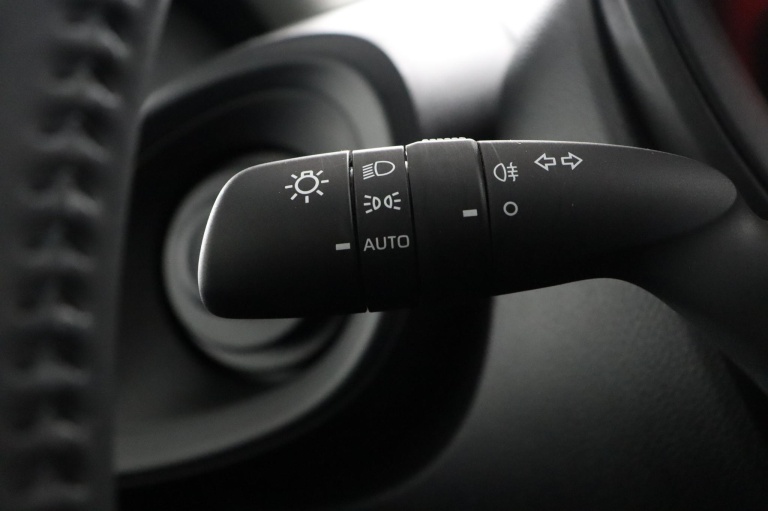 Toyota Aygo X - 1.0 VVT-i MT Play 30