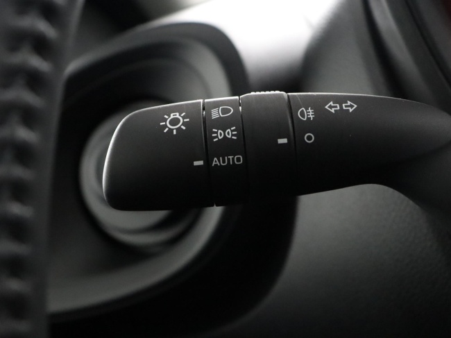 Toyota Aygo X - 1.0 VVT-i MT Play